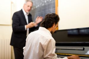 apprendre-le-piano-avec-un-professeur-particulier