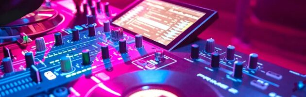 Comment choisir un contrôleur DJ pour débuter le mix ?